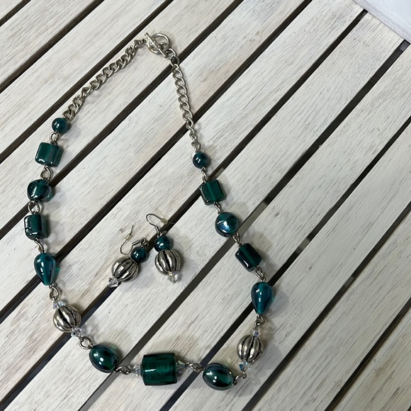 10 inch drop length necklace with matching earrings - Picture 1 of 4